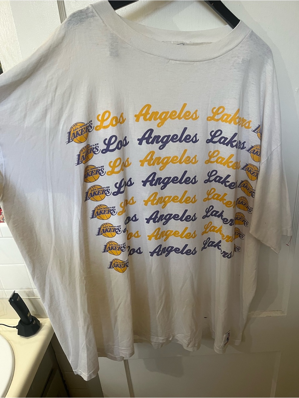 VTG Nutmeg Mills Los Angeles Lakers Graphic Tee One Size Fits All NBA Licensed